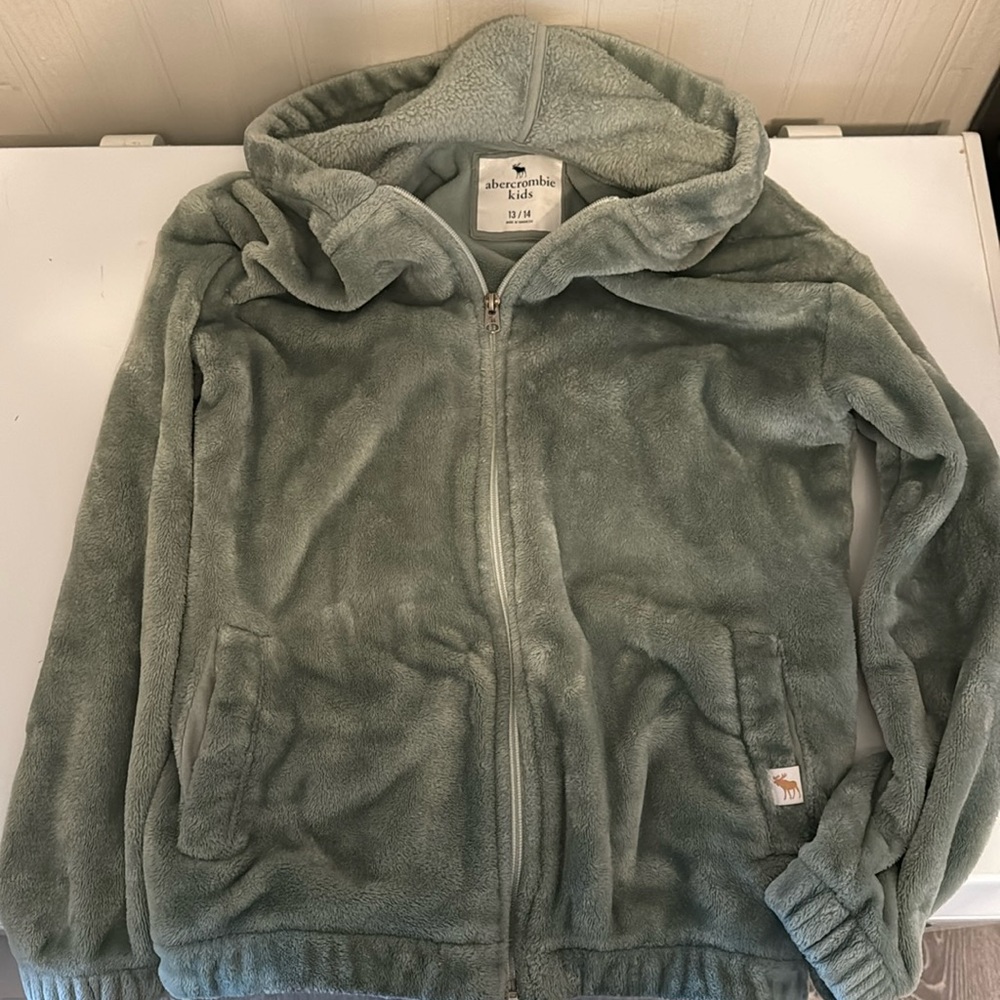 Abercrombie kids super soft fleece zip up, size 13/14
